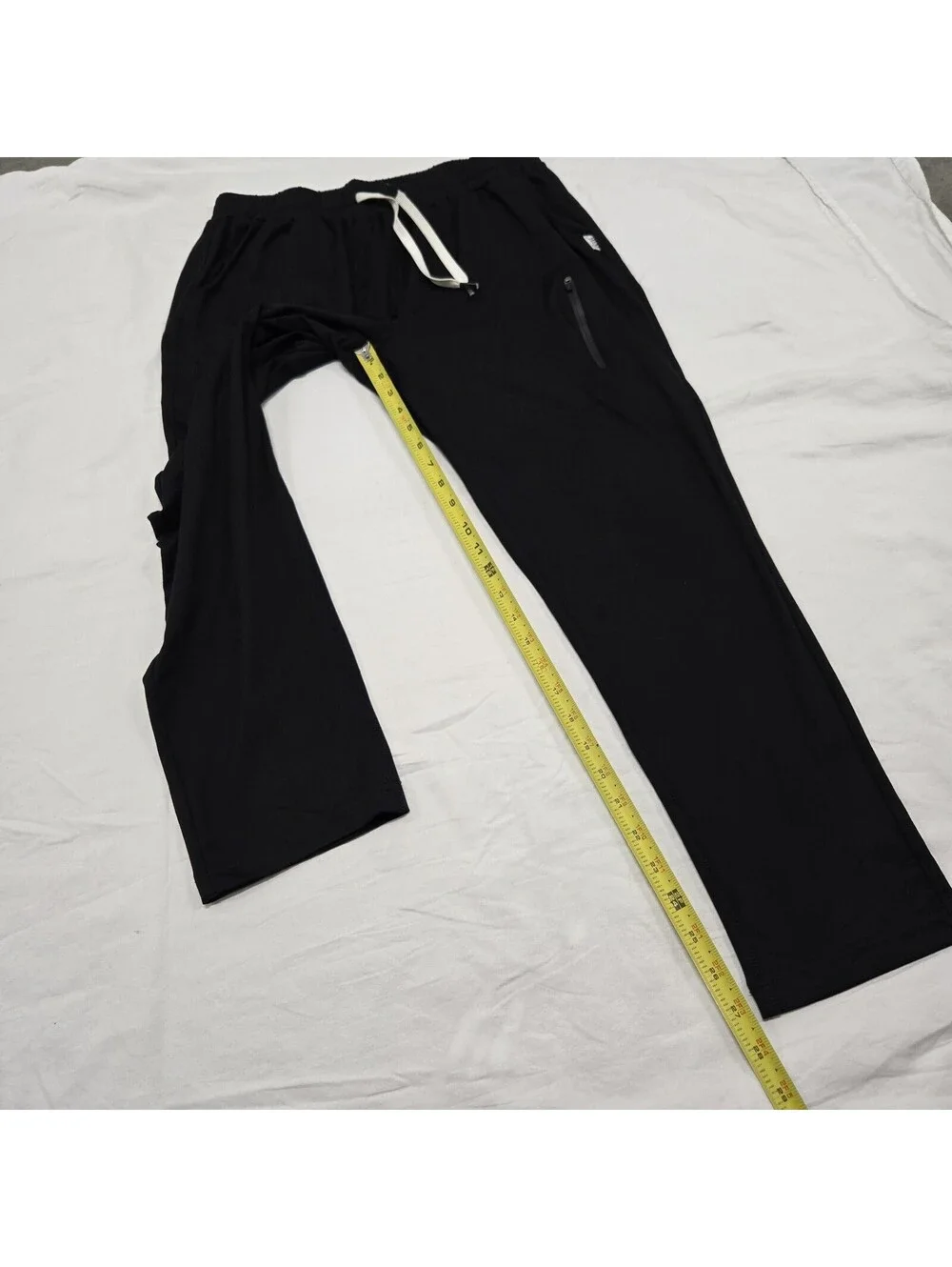 EUC Size MEDIUM Men's Feat Roam Performance Athletic Pants Black Zip Pockets